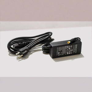 Adaptador de Corriente para Equipos